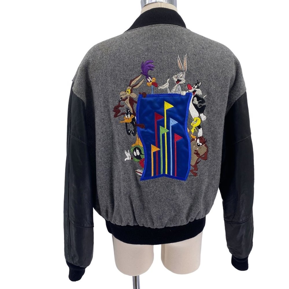 Vintage Six Flags Varsity jacket size medium Warner brothers Bugs Bunny Tweety